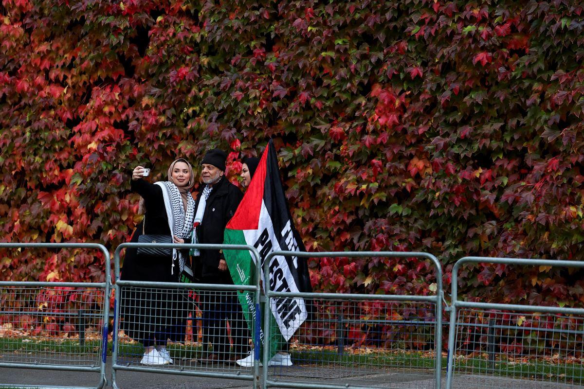 Pro-Palestinians rally in London to call for Gaza ceasefire