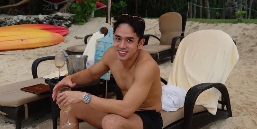 David Licauco spends some time off in Boracay thumbnail