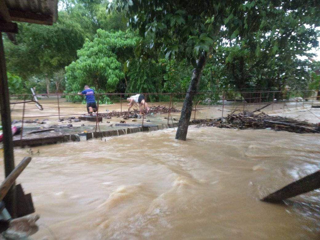 Flood in Tagkawayan, Quezon due to heavy downpour