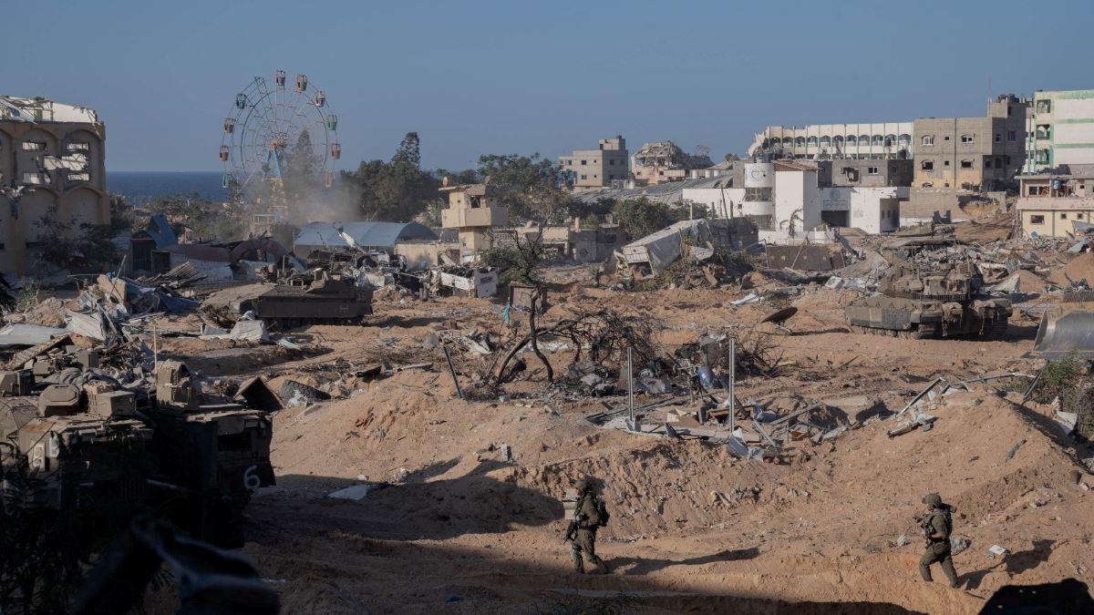 Israeli troops continue ground offensive in Gaza