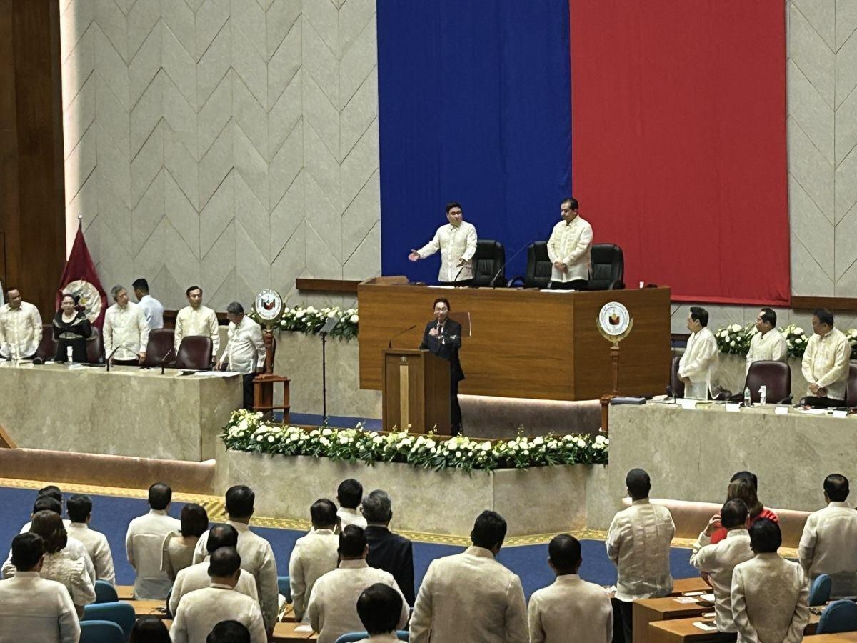 Japanese Prime Minister Fumio Kishida at joint session of PH Congress