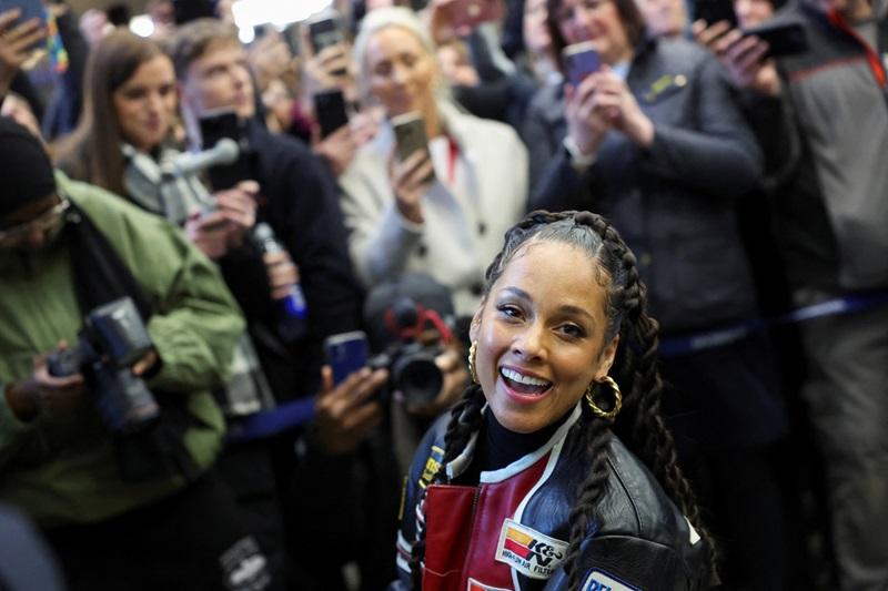 Singer Alicia Keys performs at St. Pancras International Station in ...