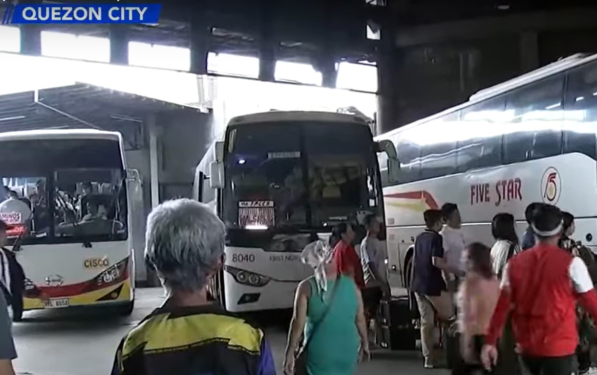 Passengers flock to bus terminals ahead of New Year's Eve celebration ...