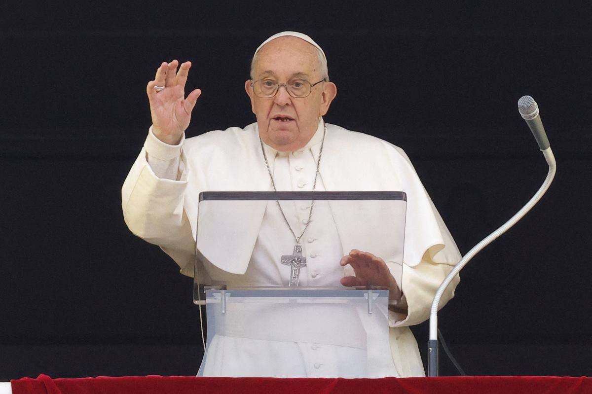 Pope Francis cancels Monday morning audiences as mild flu persists