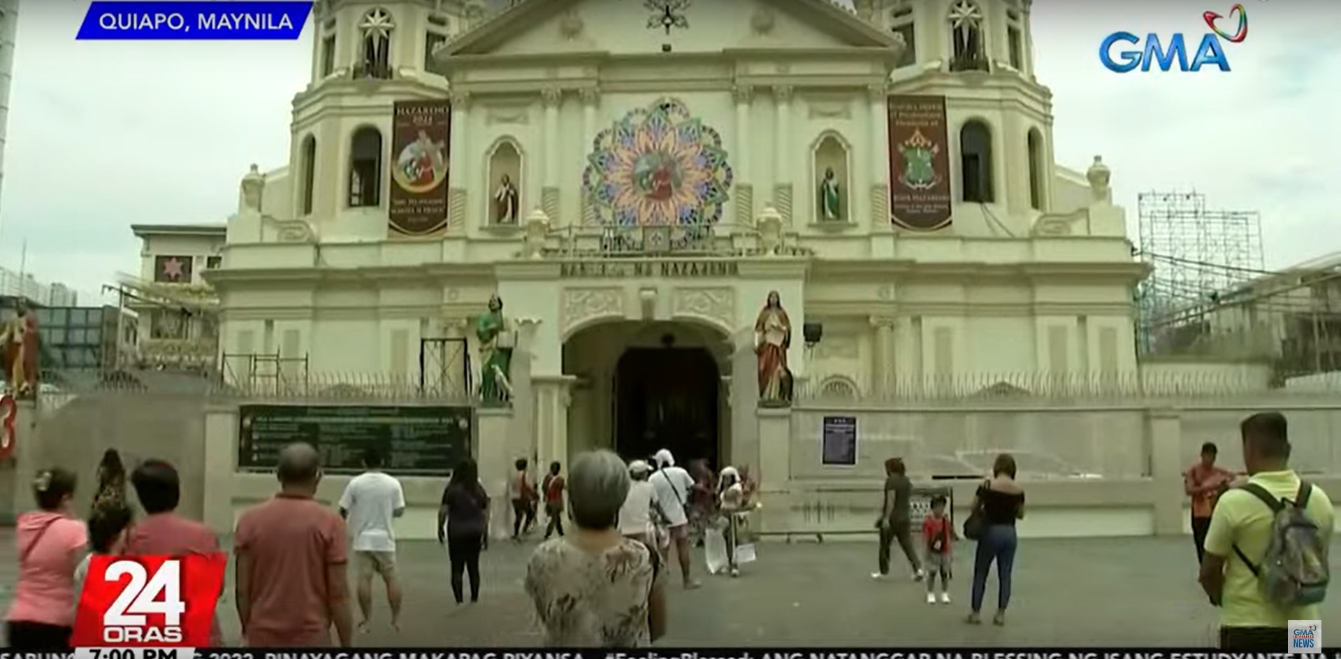 Filipino Catholics Start Simbang Gabi Tradition