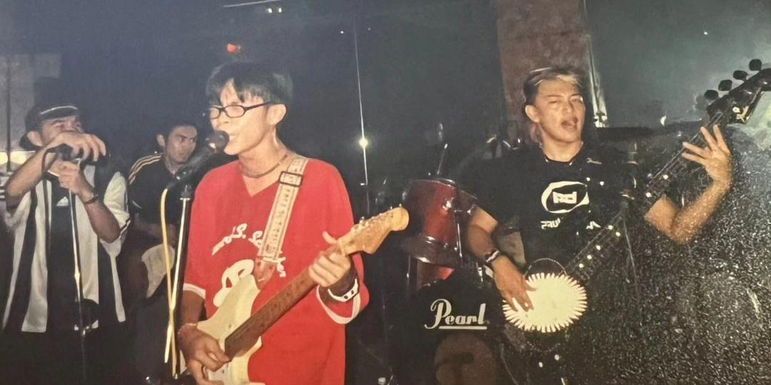 Chito Miranda shares why he stopped playing the guitar while singing at shows