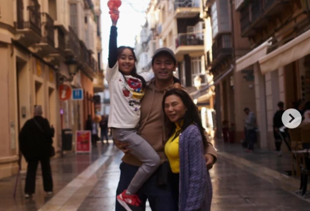 Scarlet Snow Belo spends Christmas week in Spain with parents Vicki Belo, Hayden Kho