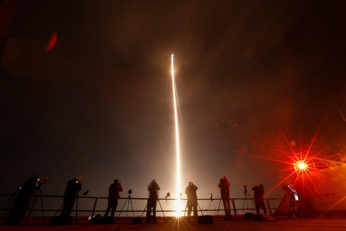 New Vulcan rocket sends privately built Moon lander to space