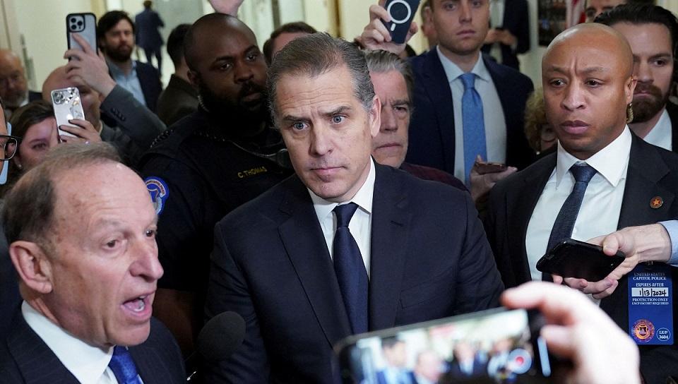 Hunter Biden makes surprise appearance at House contempt hearing | GMA ...