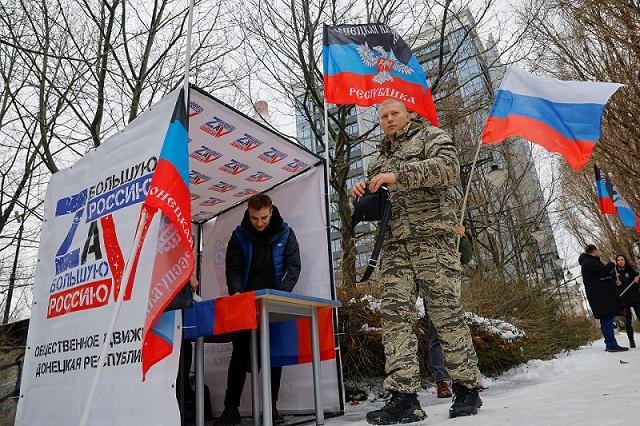 Putin gathers re-election signatures in Russian-held parts of Ukraine ...