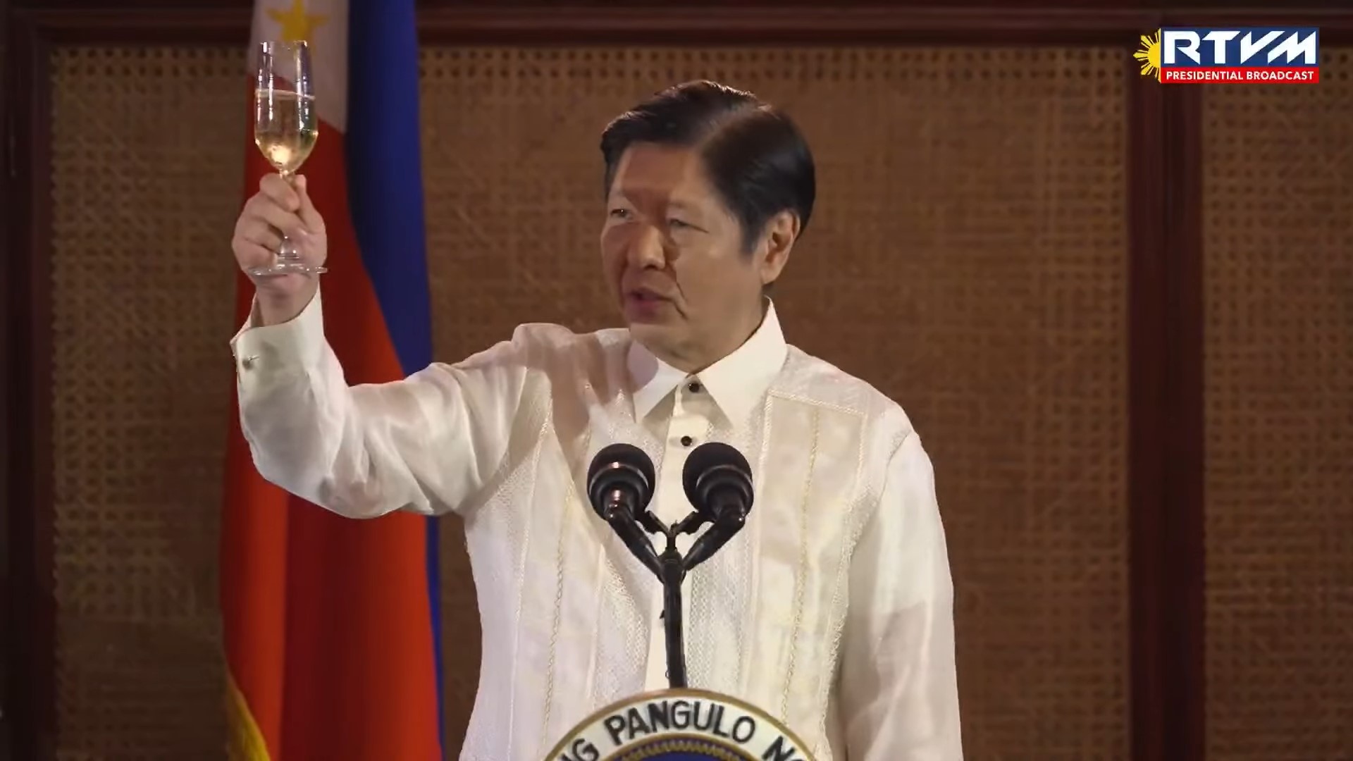 President Ferdinand Marcos Jr. leads the toast at the Vin D’ Honneur in Malacañang Palace. Screengrab courtesy of RTV Malacanang