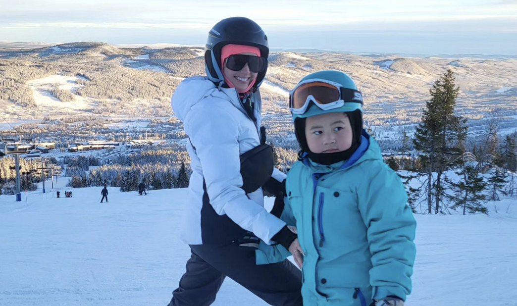 Derek Ramsay, Ellen Adarna enjoy skiing with Elias in Norway