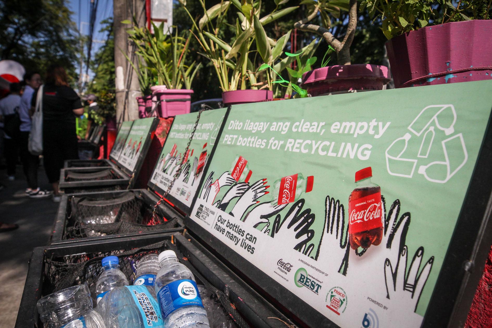 Coca-Cola Philippines ramps up PET plastic bottle recycling program through 2,200 sari-sari stores and carinderias across NCR