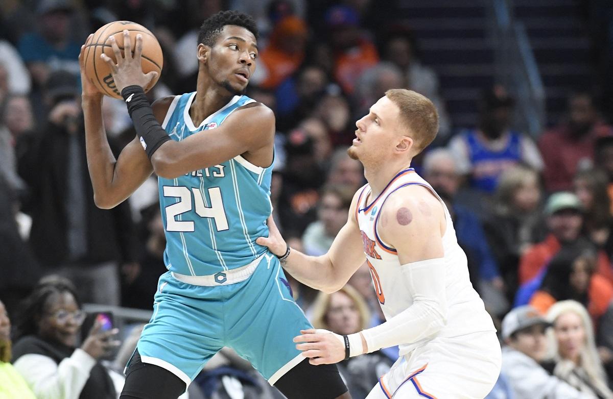 NBA: Knicks use big third quarter to steamroll hapless Hornets