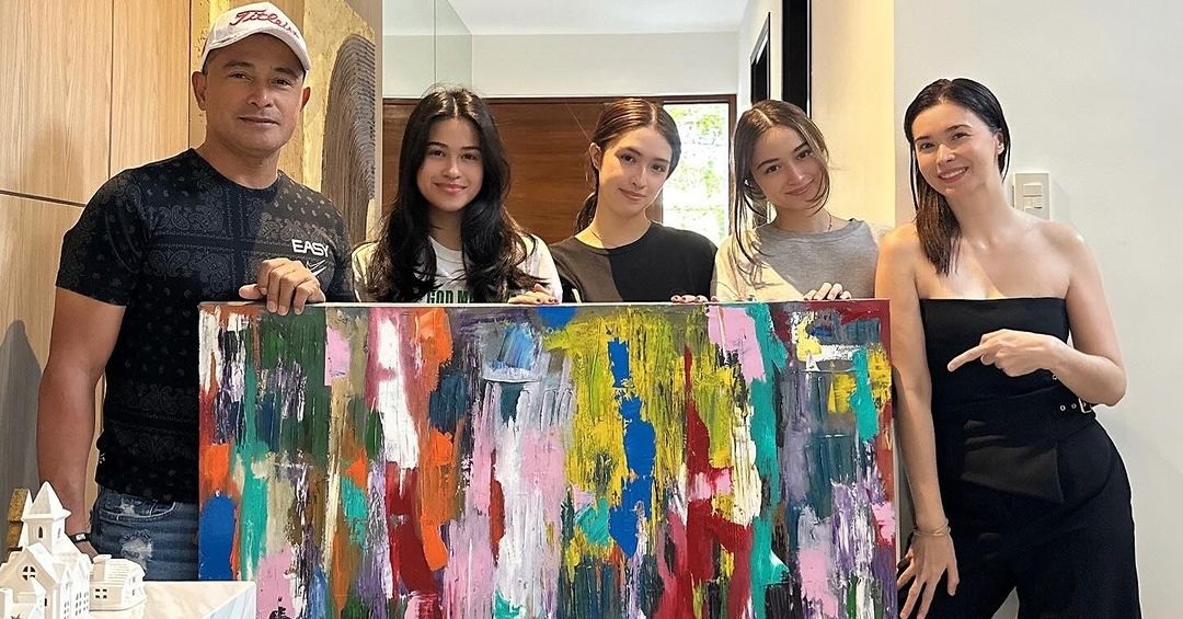 Sunshine Cruz thanks Cesar Montano for gifting her, daughters a painting