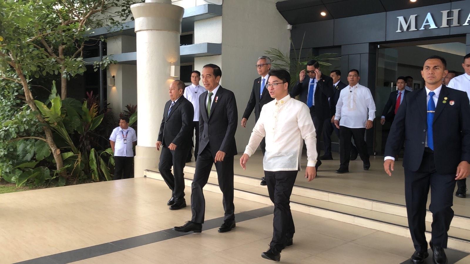 Indonesia's Joko Widodo ends official visit in PH