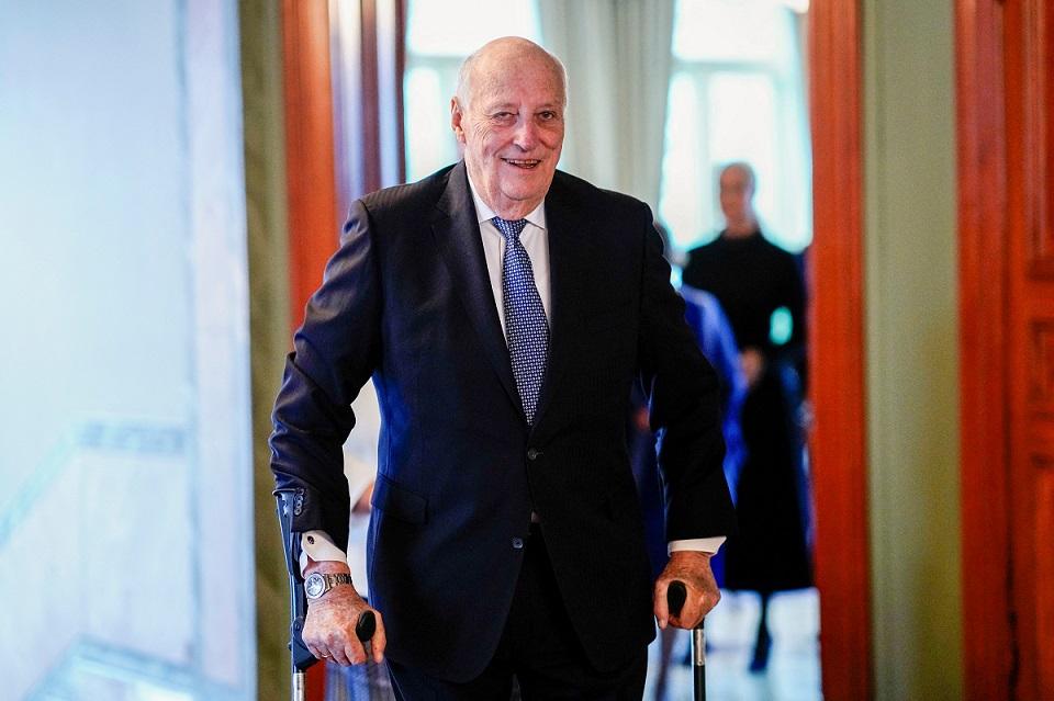 Norway's King Harald in hospital in Malaysia
