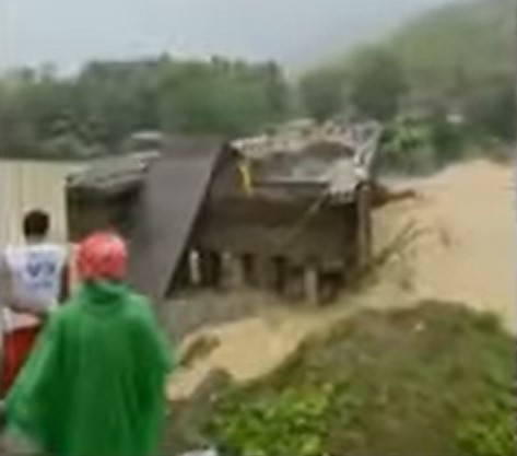 Floods sweep away bridges, trigger landslides in Davao Region thumbnail