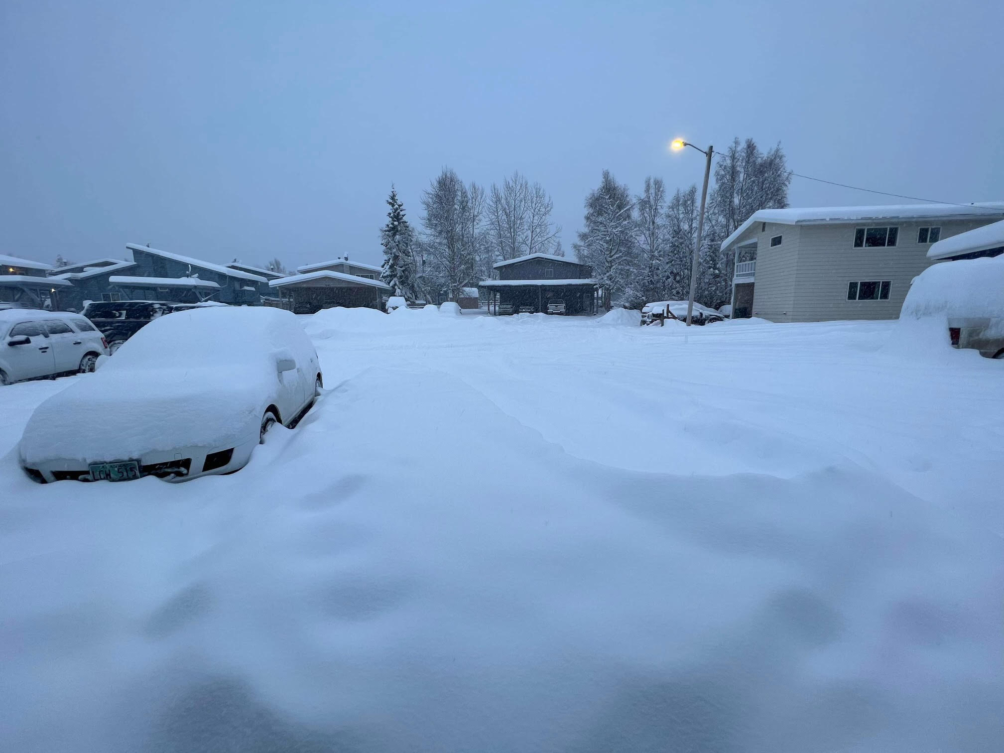 Thousands of Filipinos are affected by the record-breaking snow and intense cold currently experienced in Alaska.