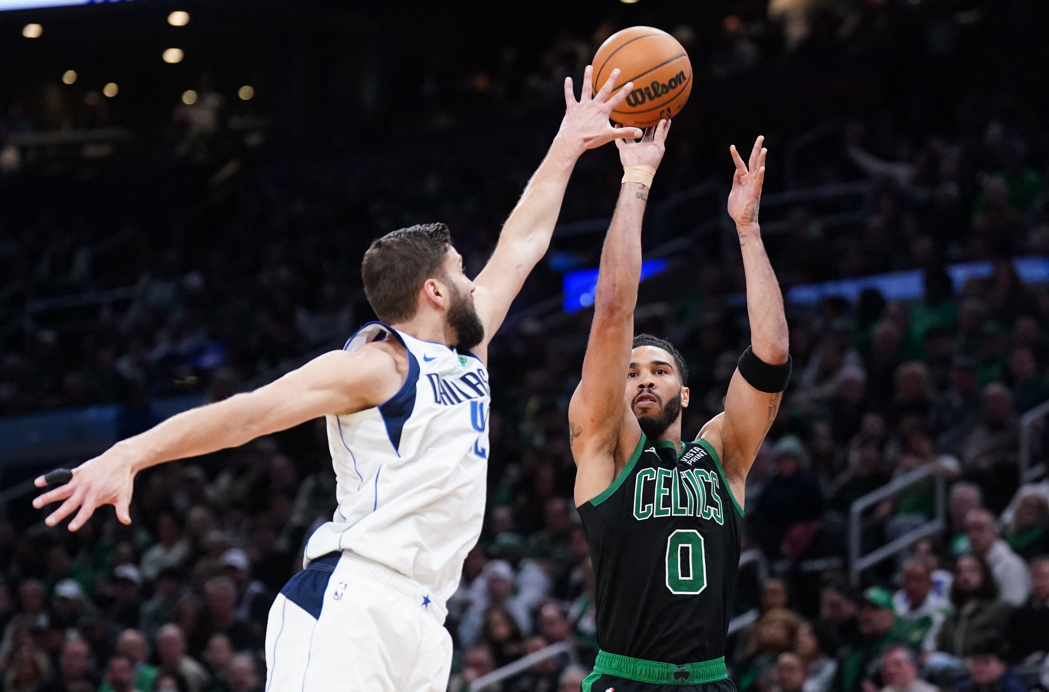 NBA: Celtics bury Mavs with 3-point barrage, win 10th straight