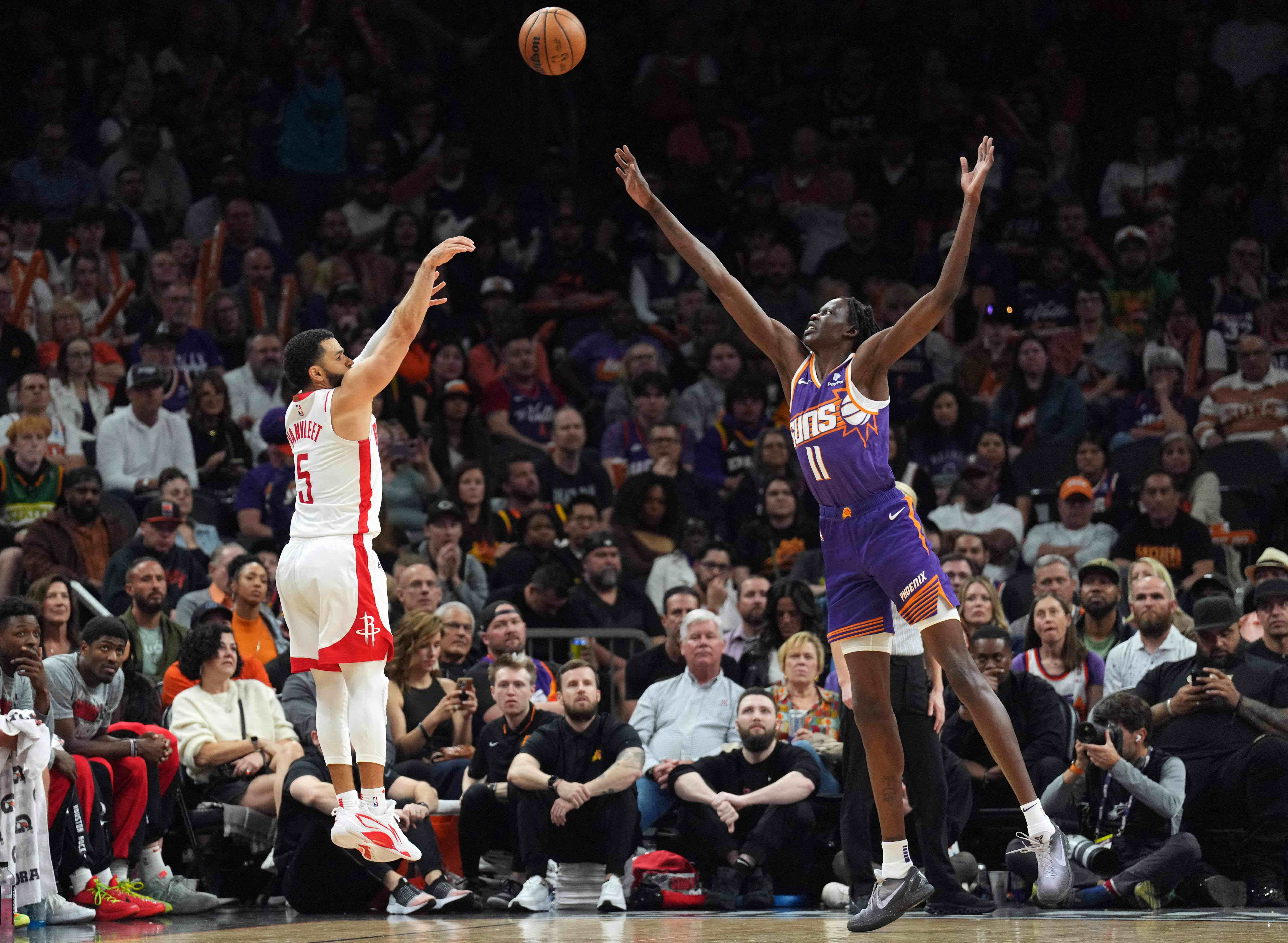 NBA: Rockets end road drought, get win over Suns