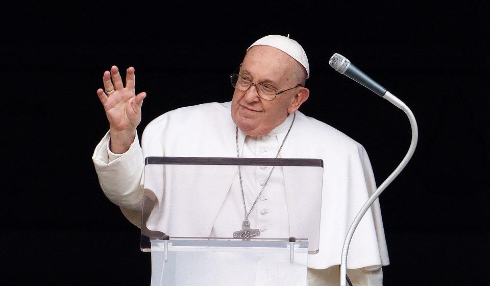 Pope Francis, recovering from bronchitis, calls for end of Gaza conflict