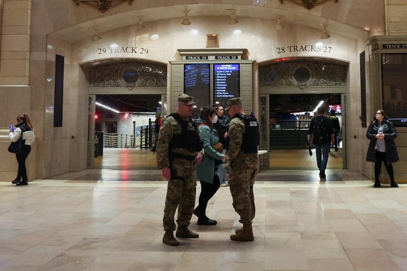 New York deploys 750 National Guard soldiers to check bags on subway