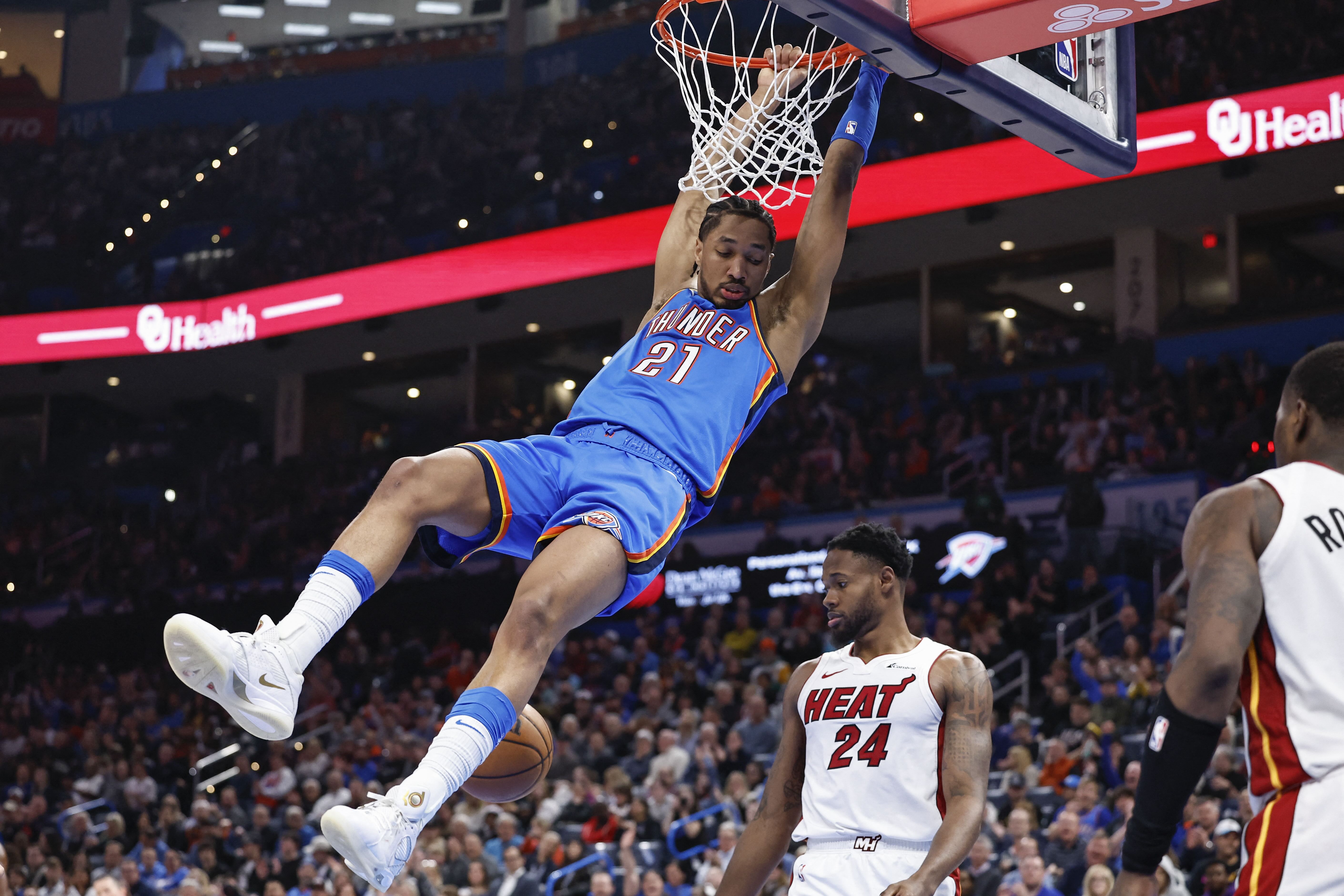 NBA: Huge third quarter carries Thunder past Heat | GMA News Online NBA: Huge third quarter carries Thunder past Heat | GMA News Online