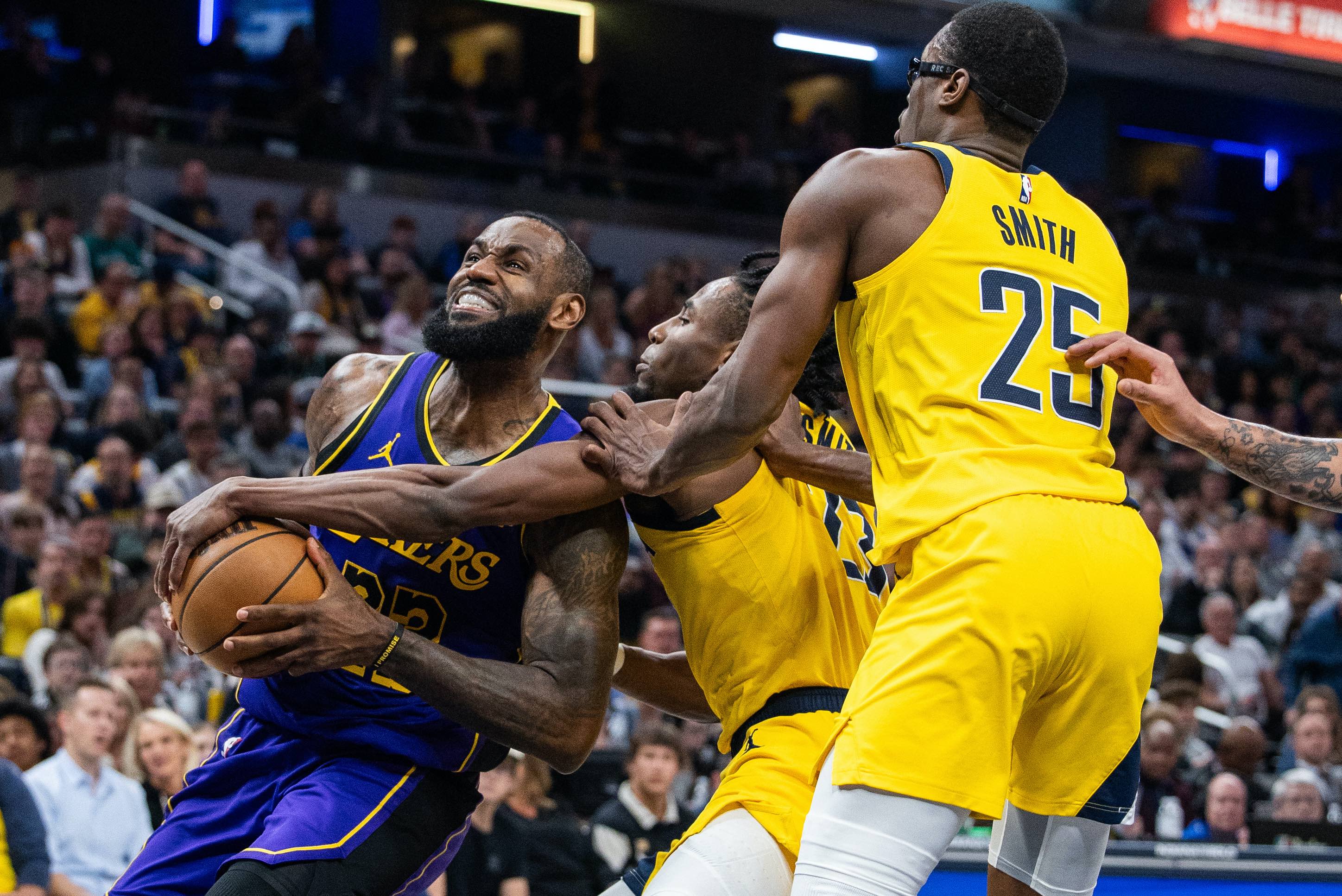 NBA: Pacers’ defense steps up, halts Lakers’ win streak