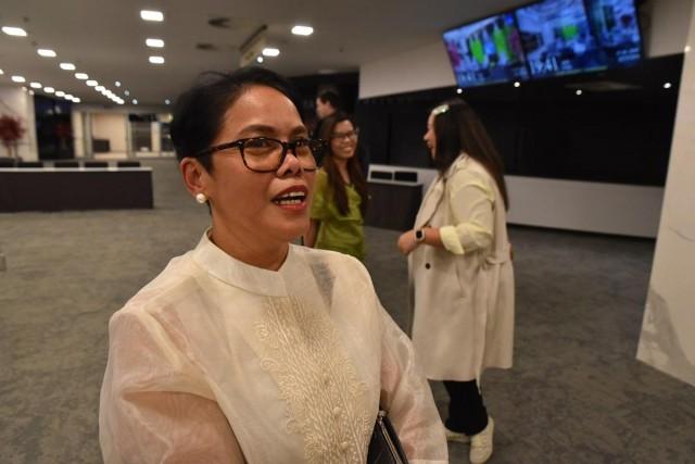 Part-time kindergarten teacher Vidalena Javarez-Mudroch weighed in on the issue about Marcos' foreign trips. She said the President's presence allows OFWs to understand the government's plans and the kind of support the government can provide. JAY-VEE MARASIGAN PANGAN