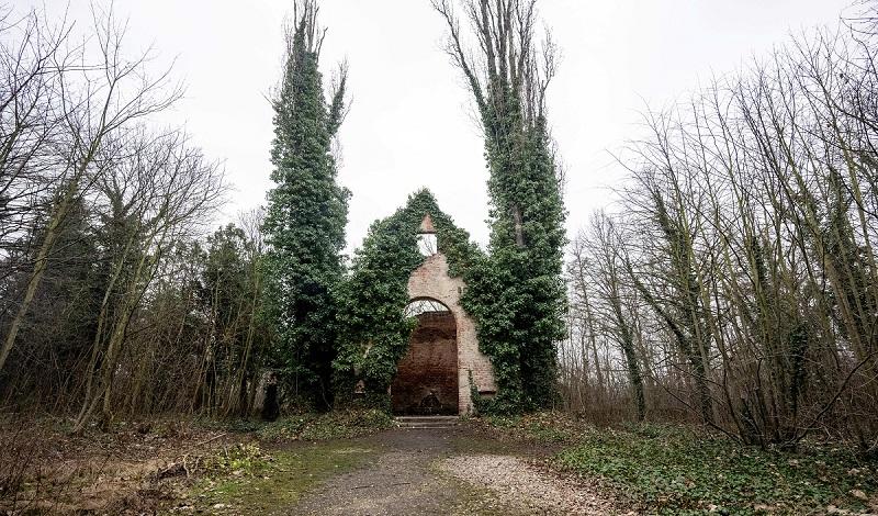 The many chilling myths of Prague’s ‘lunatic graveyard’