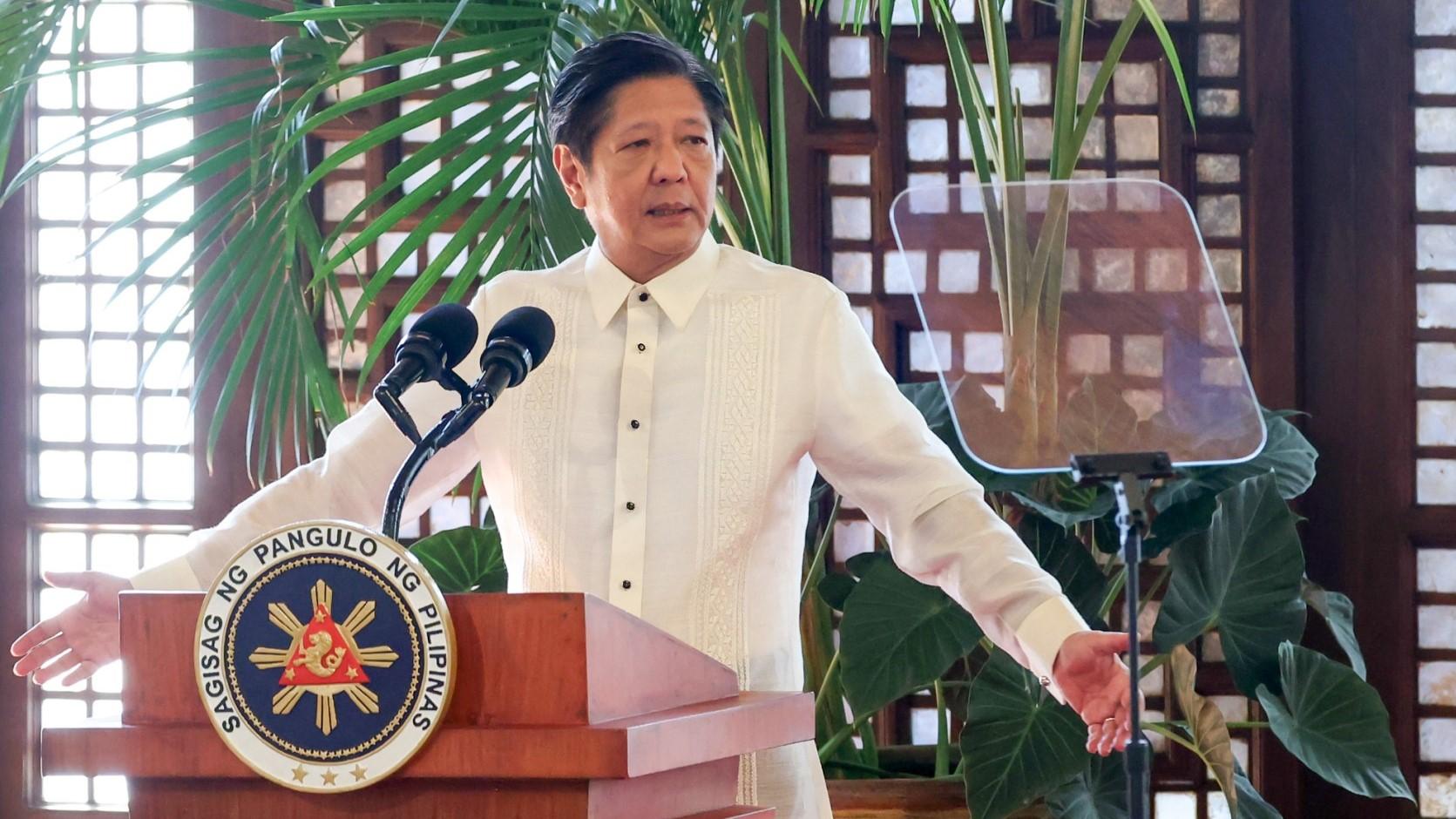 Marcos bans gov’t officials from using sirens, blinkers