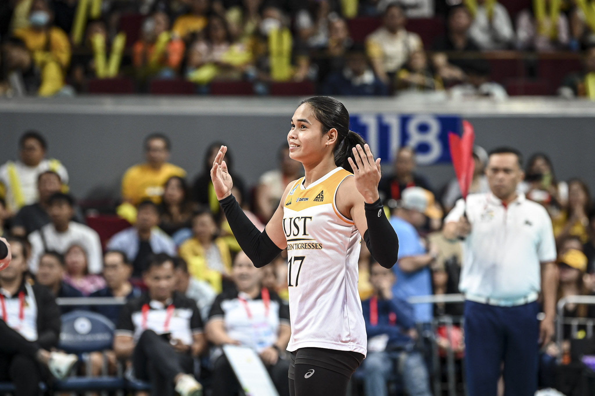 UST sweeps Ateneo, improves to 5-0; FEU beats Adamson