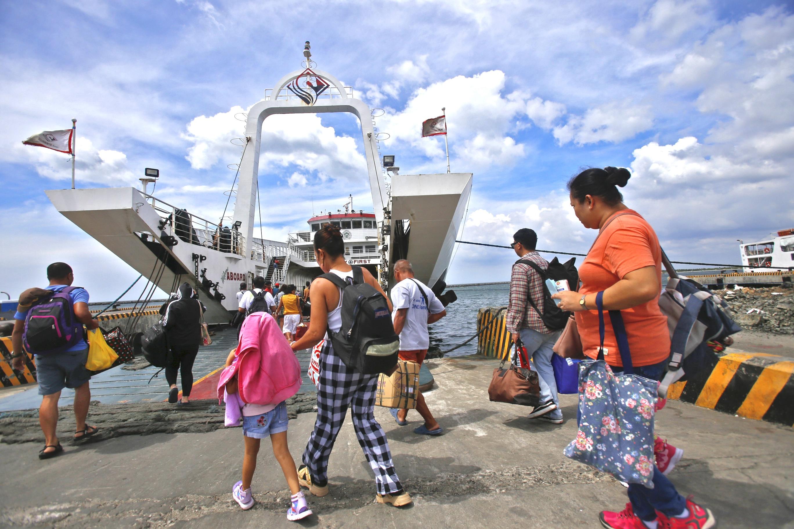 PCG: Over 34K passengers monitored in ports on Holy Wednesday morning