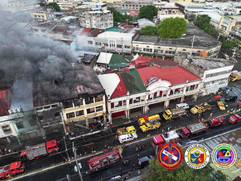 Fire guts structures in Iloilo City, damage estimated at P8M