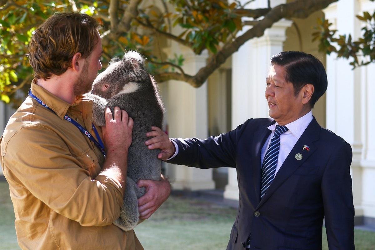 LOOK: Marcos interacts with koala at Victoria's Government House