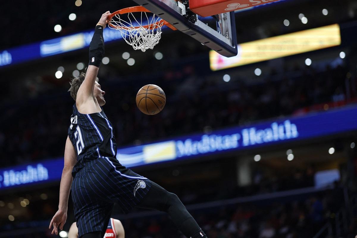 NBA: Magic mount ferocious rally, hand Wizards 16th straight loss