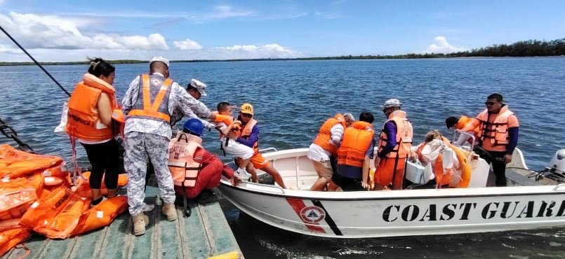 Vessel runs aground in Quezon, 181 passengers rescued