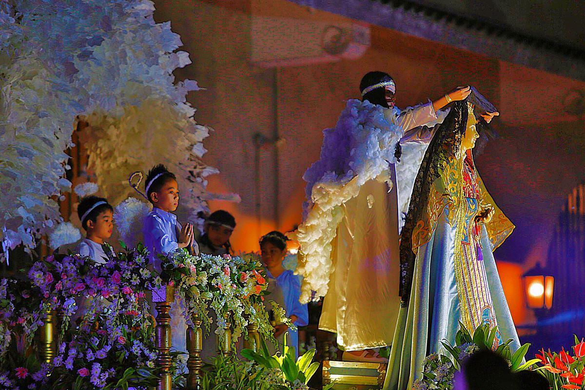 Catholic faithful welcome Easter through 'Salubong'