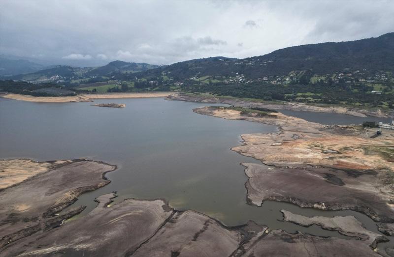 Australia declares El Niño set to be strongest in decades