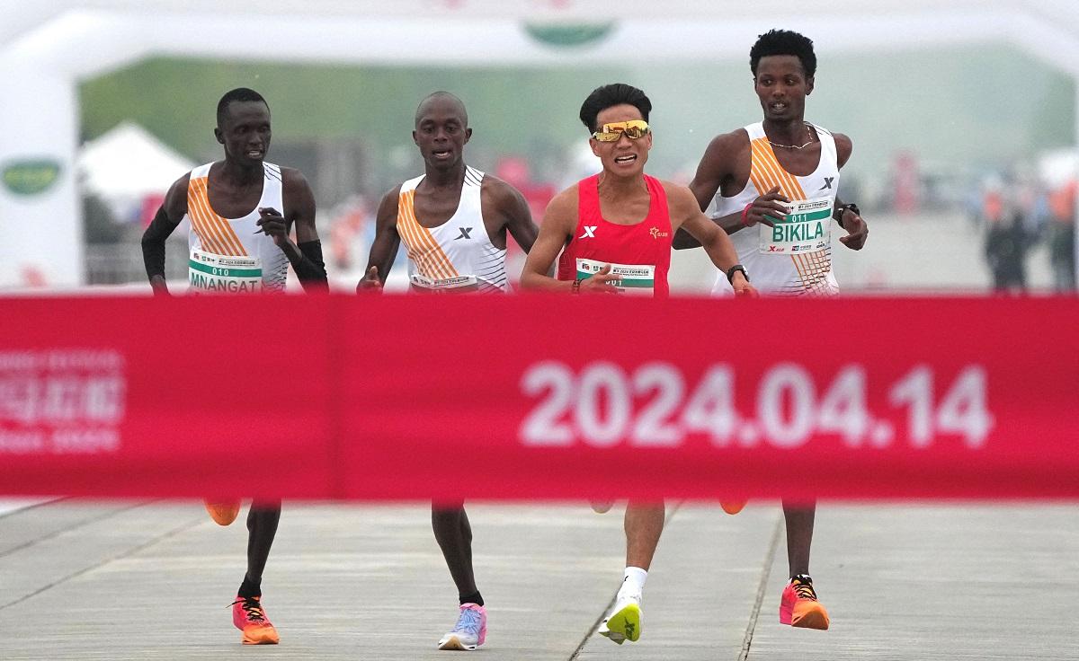 Beijing half-marathon probes ’embarrassing” win by Chinese runner thumbnail