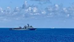 Chinese navy dumikit sa mga barko ng Pilipinas, Amerika sa WPS thumbnail