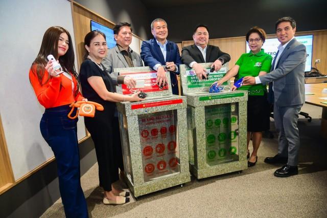 SM, PLDT, and Smart are working together to make e-waste disposal easier. (L-R): PLDT Home Ambassador Denise Laurel, PLDT and Smart Chief Sustainability Officer Melissa Vergel de Dios, PLDT and Smart Senior Vice President and Head of Consumer Wireless Business Alex Caeg, SM Supermallsâ€™ Senior Vice President for Marketing Joaquin San Agustin, PLDT and Smart Senior Vice President and Head of Sales and Development John Palanca, SM Supermallsâ€™ Vice President for Corporate Compliance Group Engr. Liza Silerio, and SM Supermallsâ€™ Vice President for Sponsorship and Cyberzone Patrick Pacla.