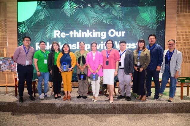 Dr. Rea Villa of Mind You; Willie Garcia of JunkNot, and Antoinette Taus of CORA join the SM Prime Sustainability Technical Working Group (TWG) leads during the #SMWasteFreeFuture launch event.