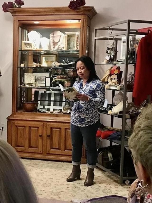 Margie reading from her poetry book, âCascading Sonnets,â during Poetry at the Vista, March 2023.