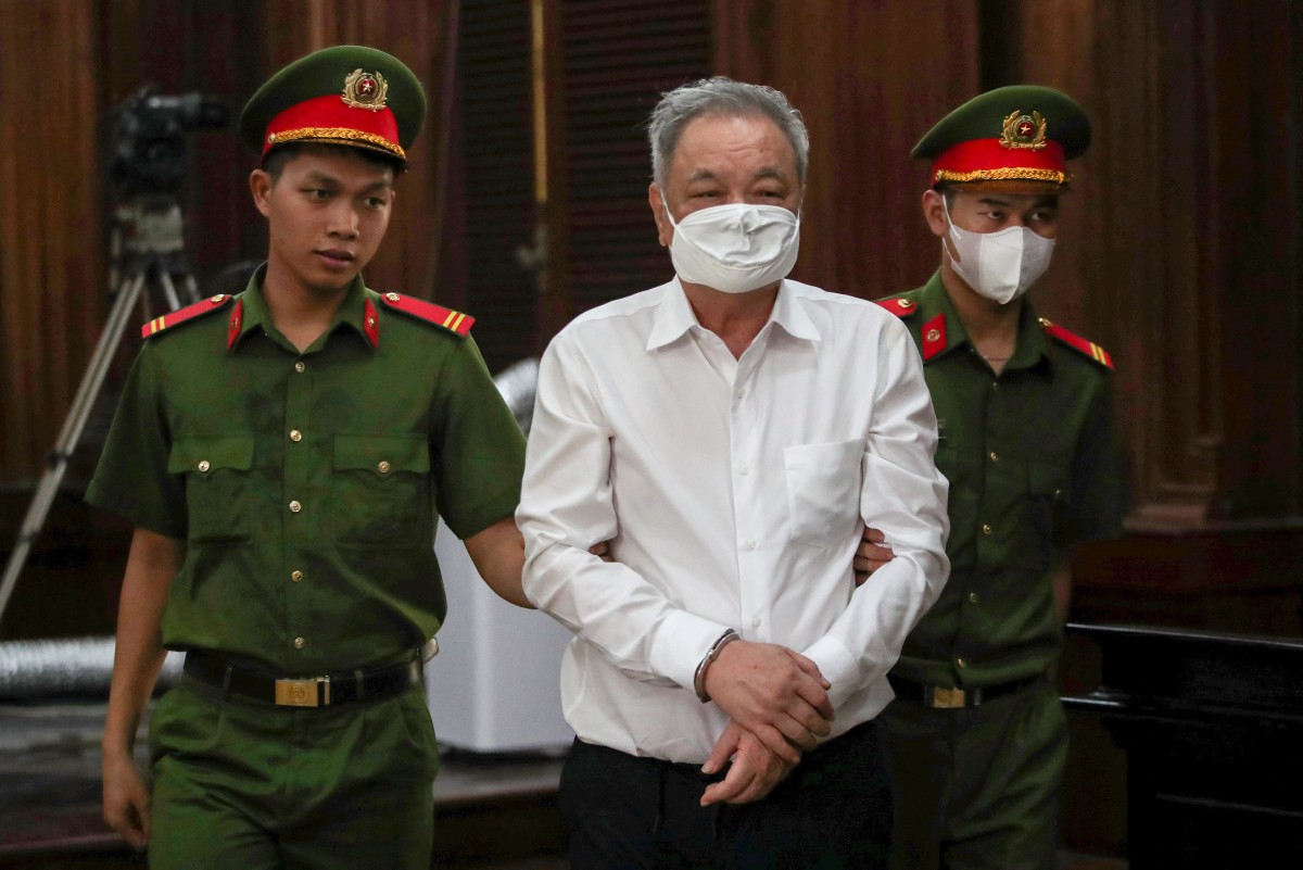Vietnam court jails soft drinks tycoon in $40-M scam case