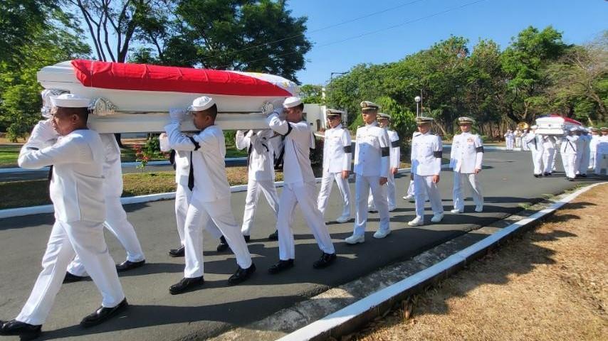 Navy pilots in Cavite chopper crash buried at Libingan ng mga Bayani