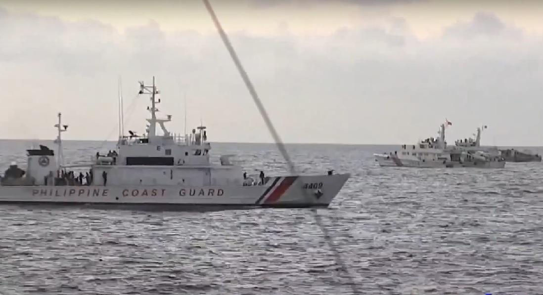China Coast Guard ships tail, surround PH vessels near Recto Bank