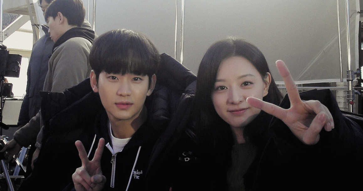 Kim Soo Hyun shares behind the scene photo with Kim Ji Won from ‘Queen of Tears” set thumbnail