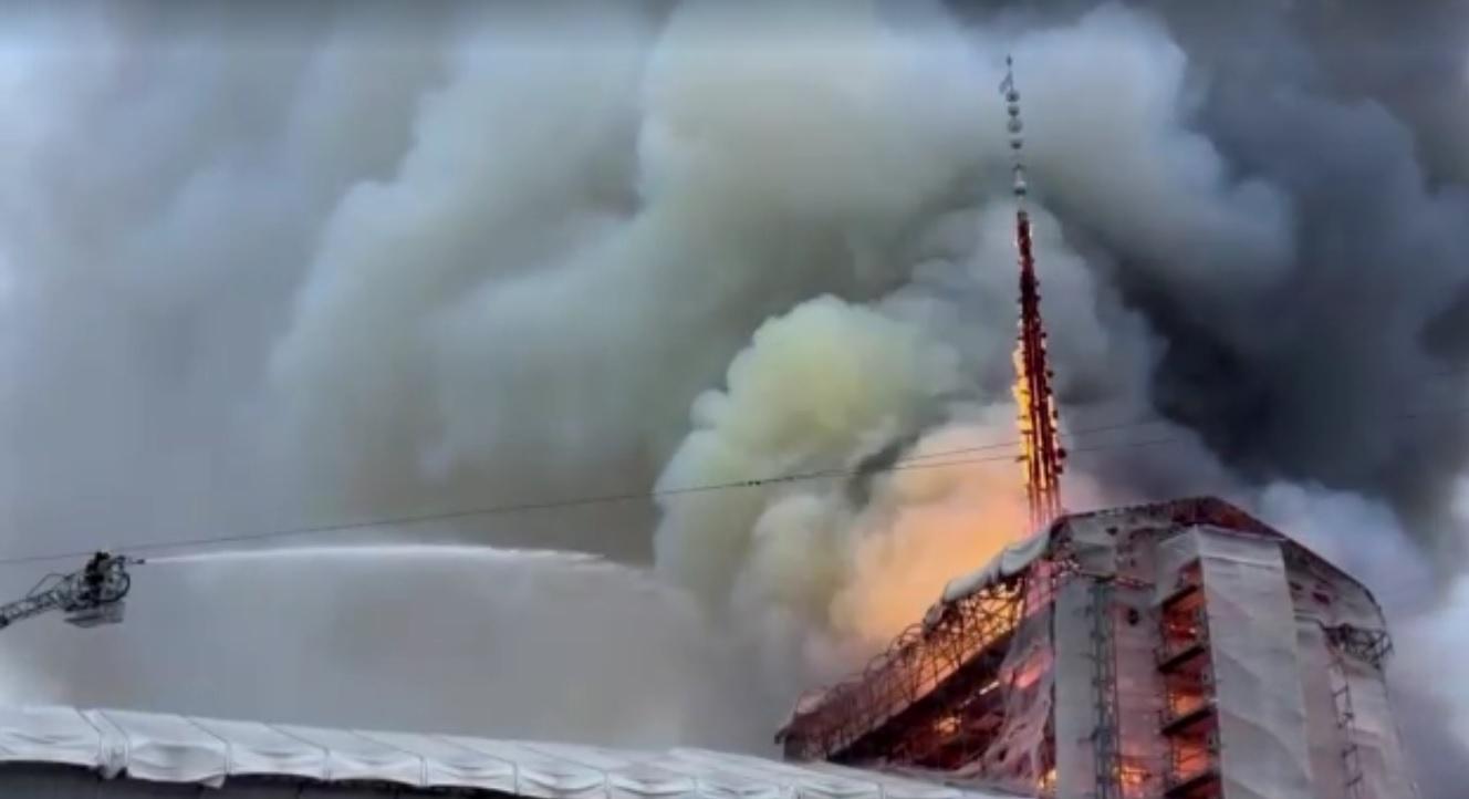 Spire collapses as fire engulfs Copenhagen’s historic stock exchange
